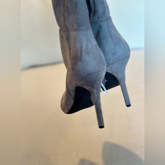 Charles gray suede boots size 7 - Picture 4 of 6